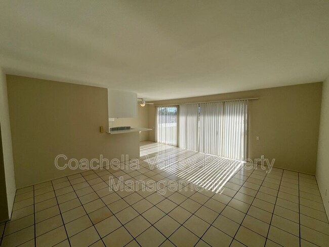 Building Photo - 550 El Cielo Rd