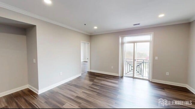 Building Photo - 6301 Fernandez Ct