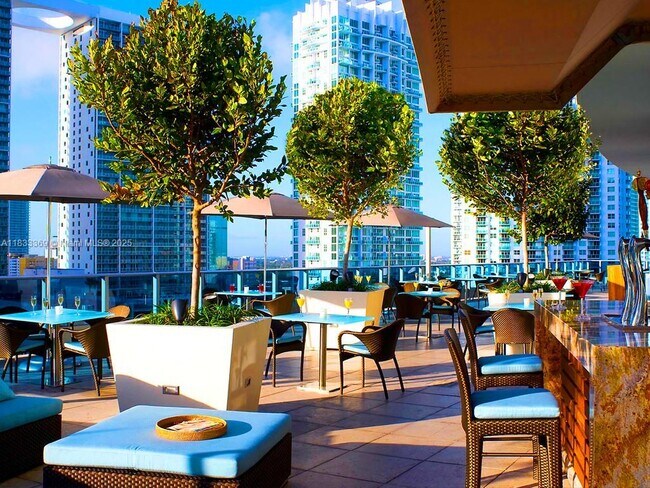 Building Photo - 200 Biscayne Blvd Way