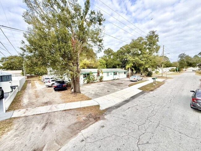 Building Photo - 2611 41st Ave N