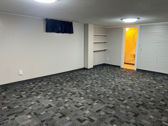 Building Photo - 1347 W Sunset Ave