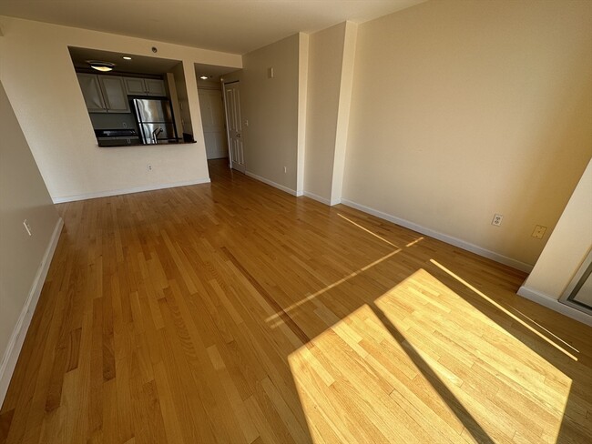 Building Photo - 8 Museum Way