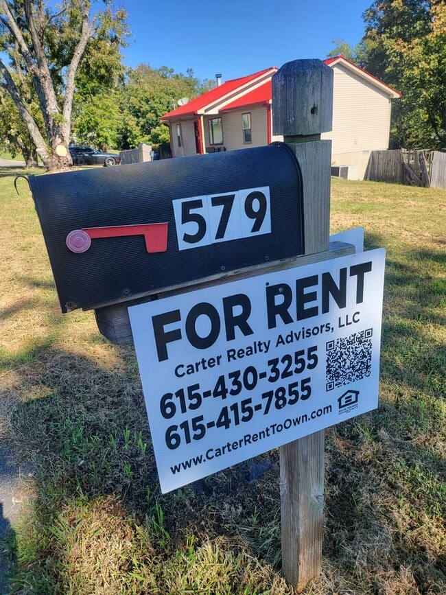 Building Photo - Nice three bedroom with bonus room in Laverne