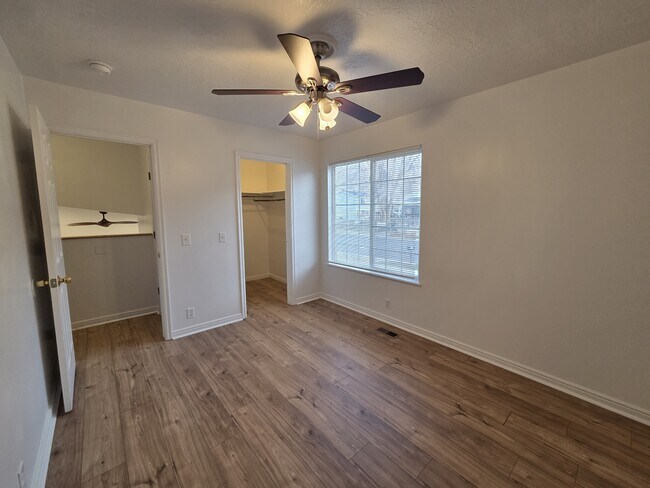 Building Photo - 1122 Southwest Dr