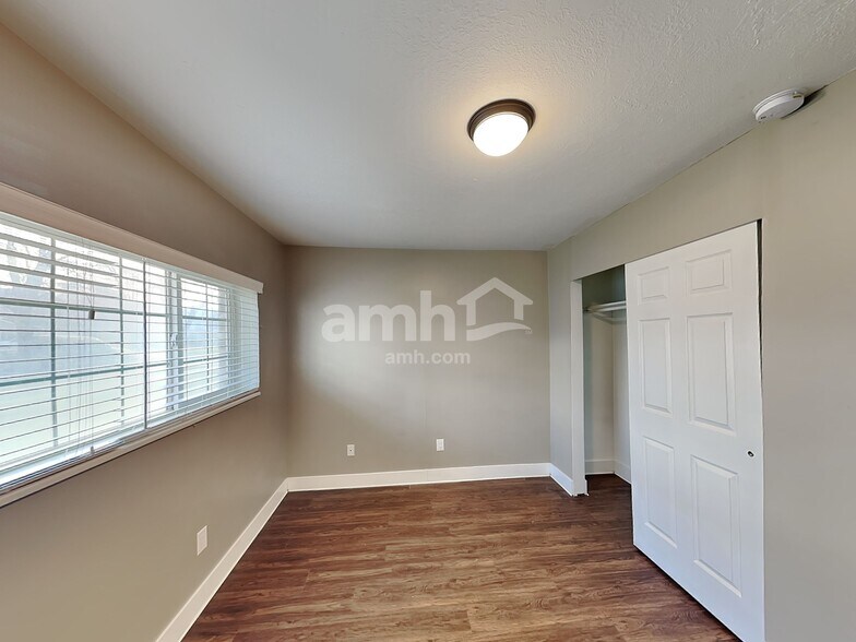 Building Photo - 1968 S 1550 W