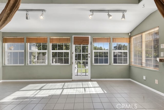 Building Photo - 626 Roselli St