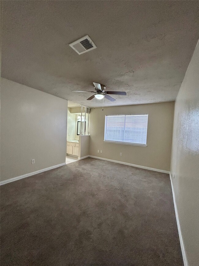 Building Photo - 16207 Camino Del Sol Dr