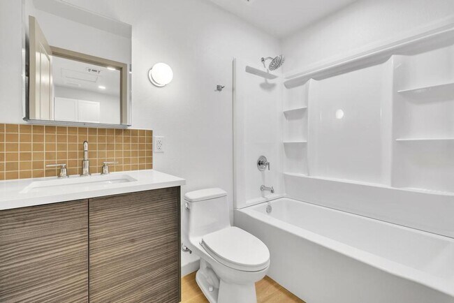 Building Photo - Completely Remodeled 6 bedroom/4 bath Home with New Pool