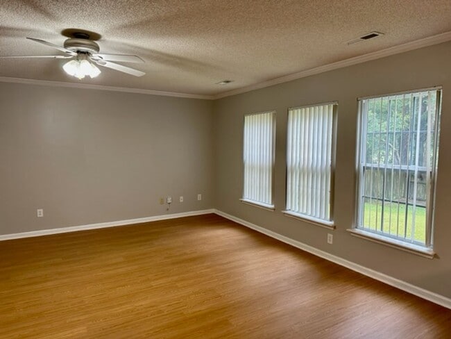 Building Photo - 5091 Ballantine Dr