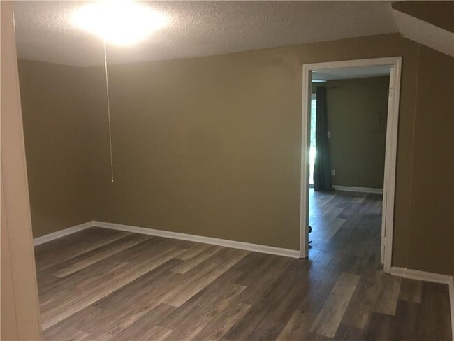 Building Photo - 335 Hamilton Ct