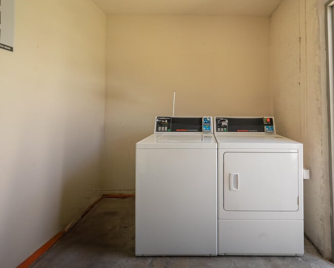 Building Photo - 14579 Canalview Dr