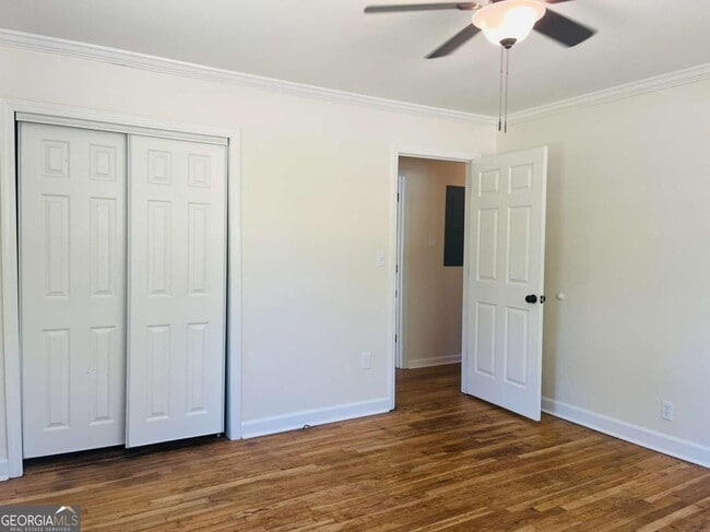 Building Photo - 203 S Chilton Crescent