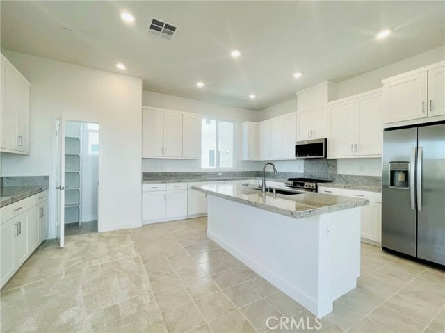 Building Photo - 402 Merit