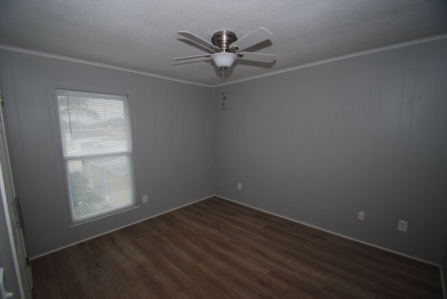 Building Photo - Charming 2 Bedroom close to the beach avai...