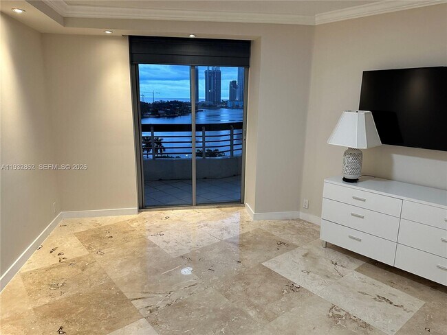 Building Photo - 3530 Mystic Pointe Dr