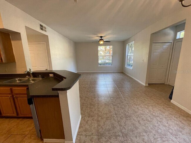 Building Photo - 6033 Westgate Dr