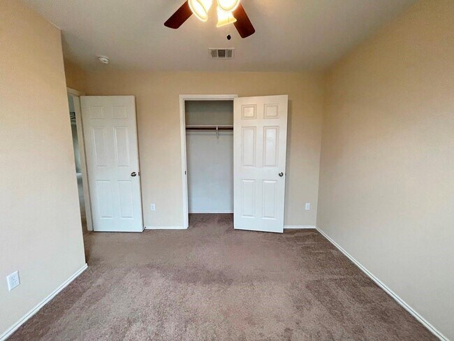Building Photo - 602 Moonwalker Trail