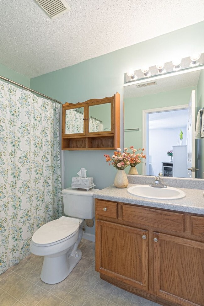 Building Photo - 228 Dalton Pl Wy