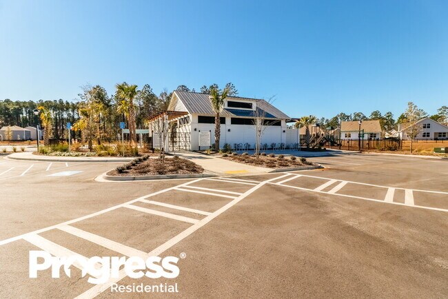 Building Photo - 115 Fern Rd