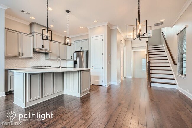 Building Photo - 3 br, 3 bath House - 1068 Moorewood Lane UNIT