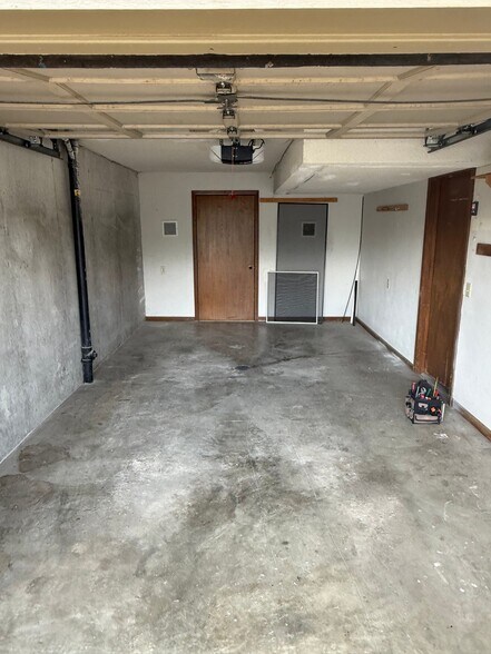 Building Photo - 304 NE Independence Ave