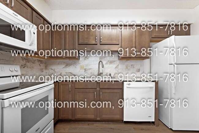 Building Photo - 3-bedroom townhouse now available in Belton!