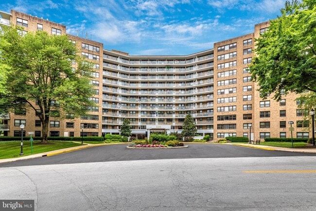 Building Photo - 1600 Hagys Ford Rd N