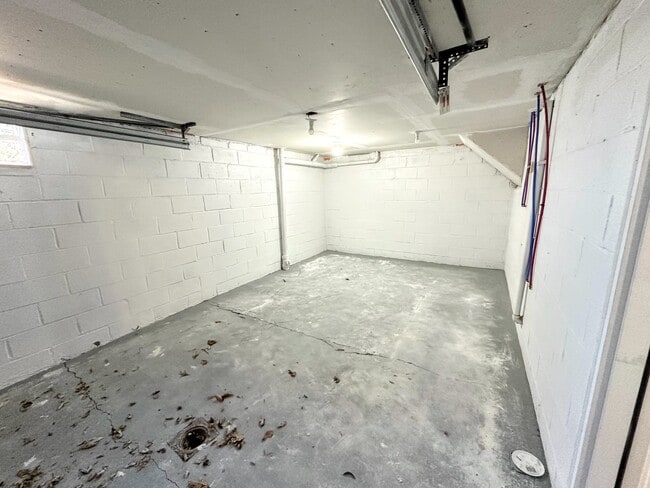 Building Photo - 1607 Girard Ave