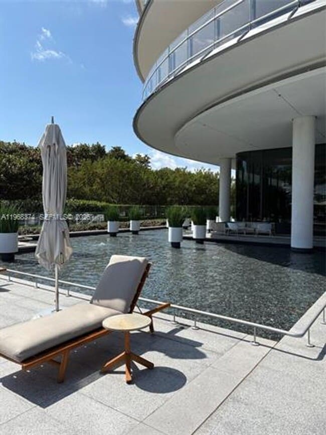 Building Photo - 8701 Collins Ave