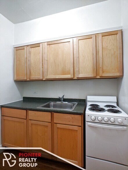 Building Photo - 535 W Arlington Pl