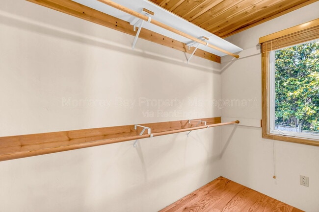 Building Photo - 1231 Funston Ave