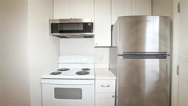 Building Photo - 5638 Marina Dr