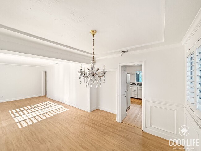 Building Photo - Beautiful 3BD/2BA W/ Private Pool, Garage, and A/C in Ocean Beach!