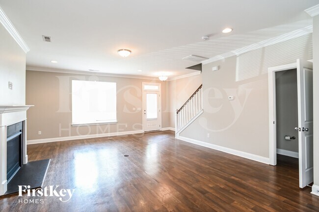 Building Photo - 8736 Aspinwall Dr