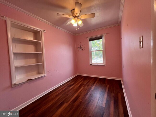 Building Photo - 333 E Landis St