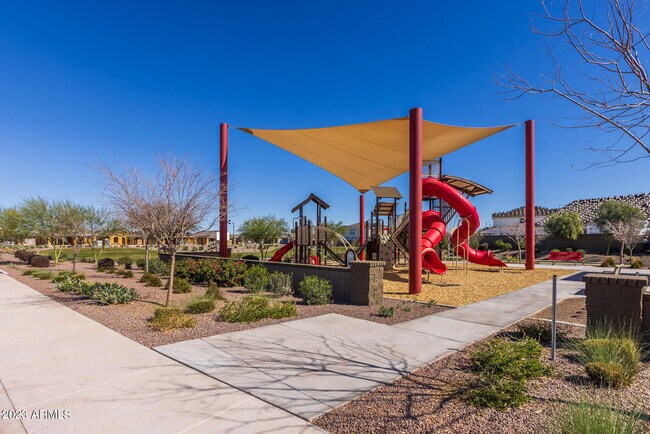 Building Photo - 15292 W Linden St