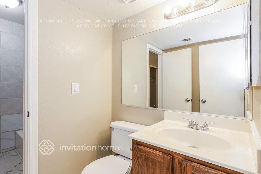 Building Photo - 10037 W Montecito Ave