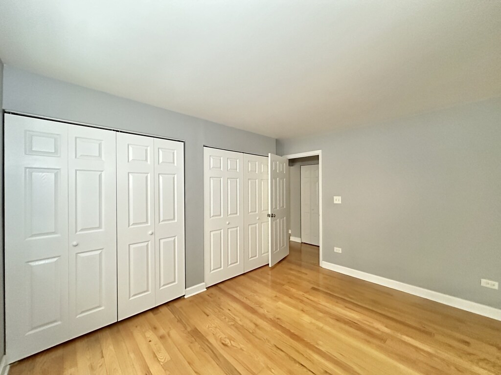 Building Photo - 6830 N Sheridan Rd