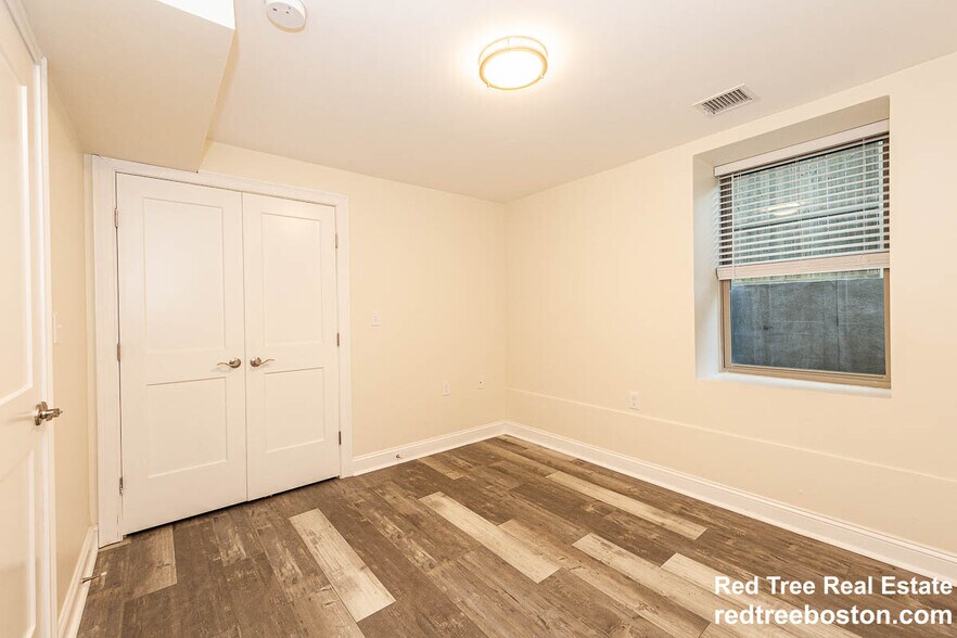 Building Photo - 28 Albion St