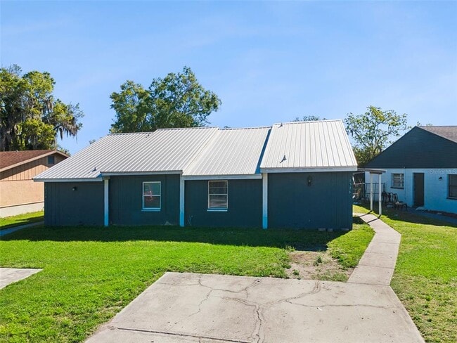 Building Photo - 1336 Fairway Dr