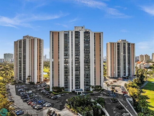 Building Photo - 20379 W Country Club Dr