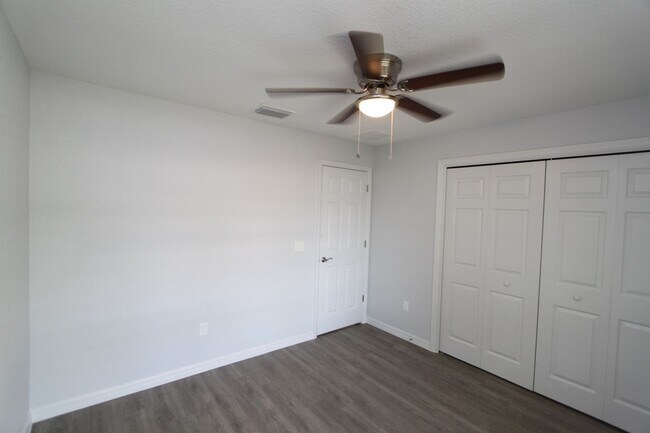 Building Photo - Spacious 3-Bedroom Home with No HOA, Pet-Friendly & Natural Gas – Summerfield Living