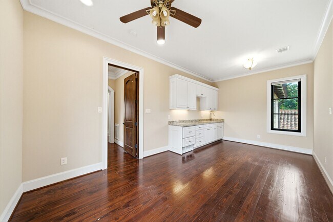 Building Photo - 5339 Tilbury Dr