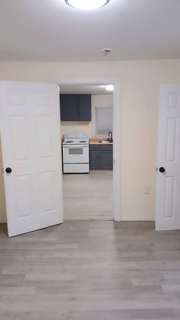 Building Photo - 408 Bowen Ave