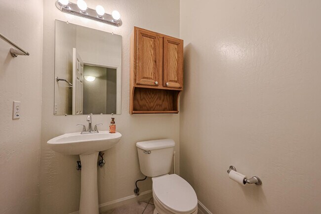 Building Photo - 4536 W Villa Linda Dr