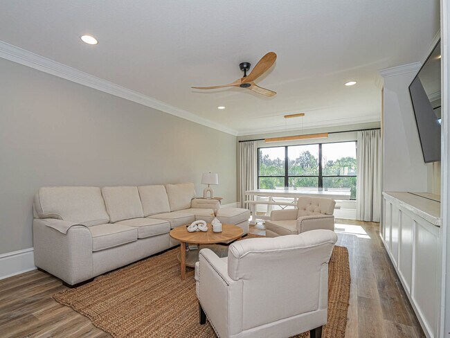 Building Photo - 6175 S Mirror Lake Dr