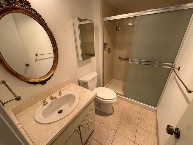 Building Photo - Great Candlewyck condo with and amazing view and lifestyle that can't be beat