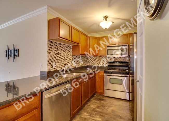 Building Photo - Move In Ready 2 Bd 2 BA Condo in Shelby Twp