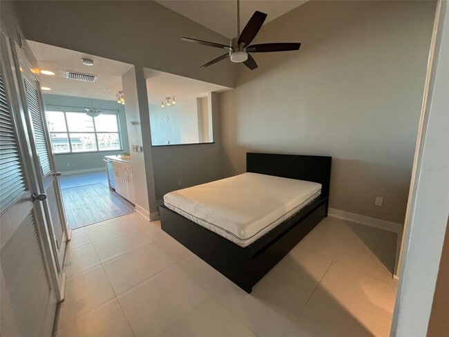 Building Photo - 1208 E Kennedy Blvd