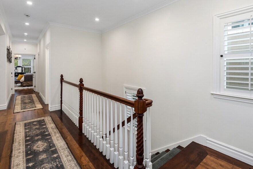 Building Photo - 180 Dorantes Ave